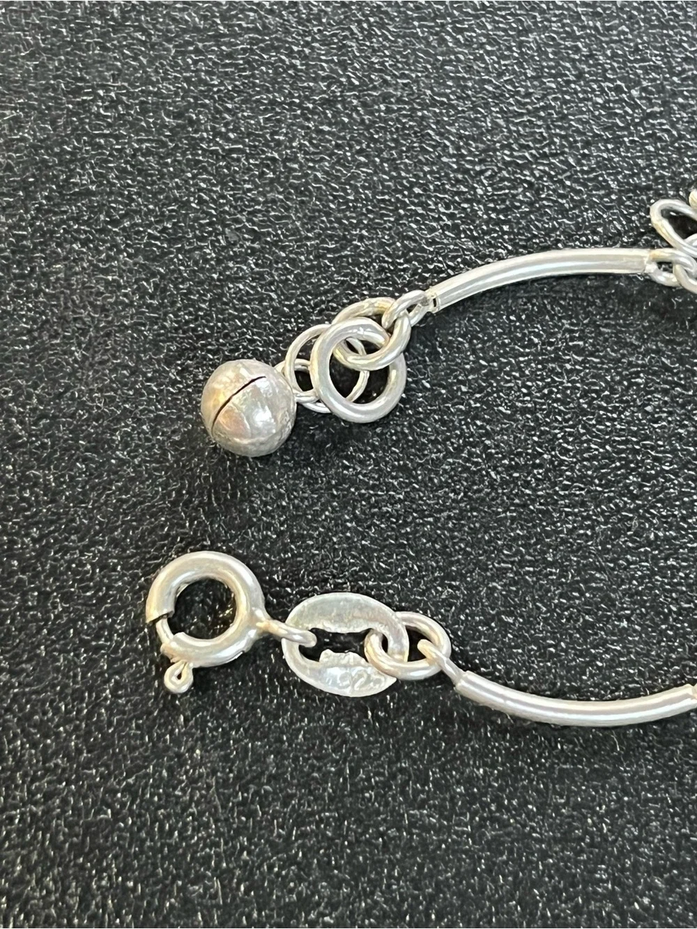 Sterling silver tropical theme anklet. 10”. Starfish, palm trees, pineapple.6.5g